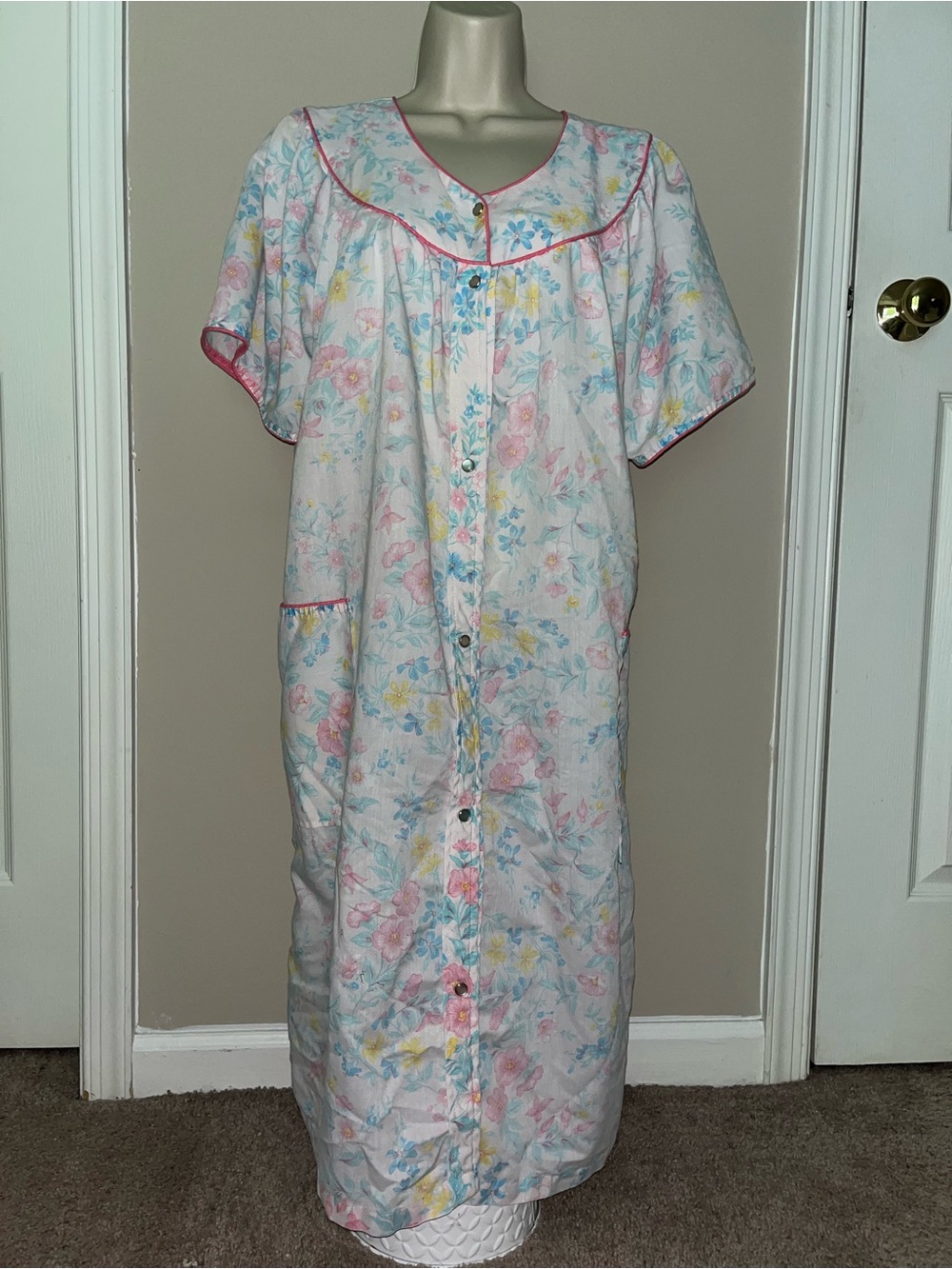 Vintage 80s Nightgown floral design super cute pastel colors pink, blue and yell